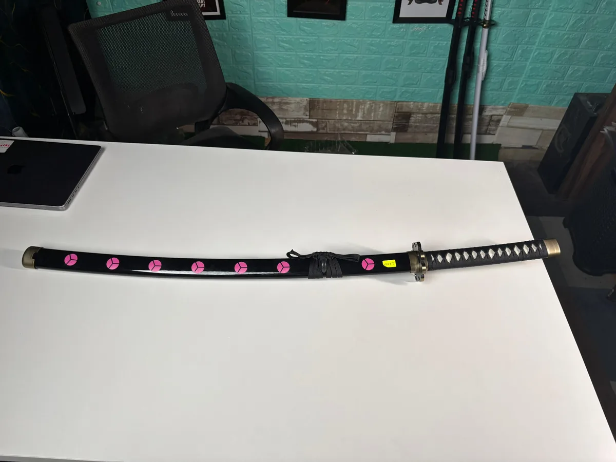 Zoro Black 104cm Fully Assembled Wooden Katana