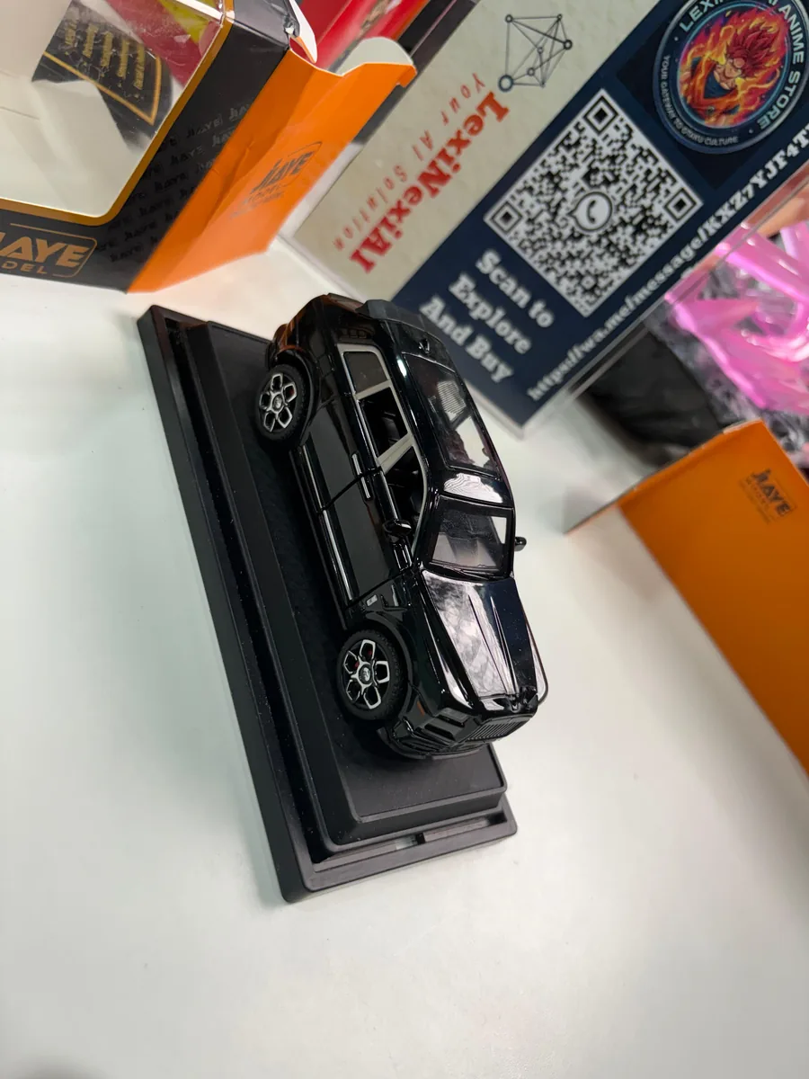 1/36 Rolls-Royce Cullinan Die Cast Car Model — image 3