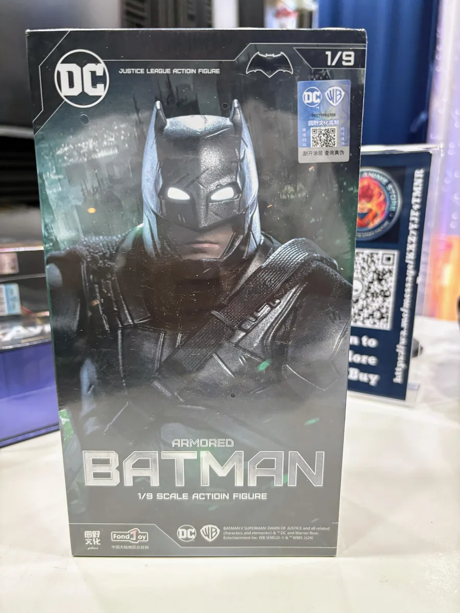 FondJoy DC1013 Armored Batman Figure — image 3