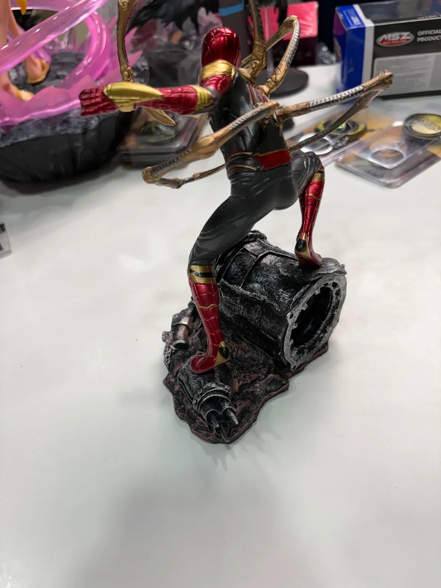 IRON SPIDERMAN 20CM ACTION FIGURE — image 3