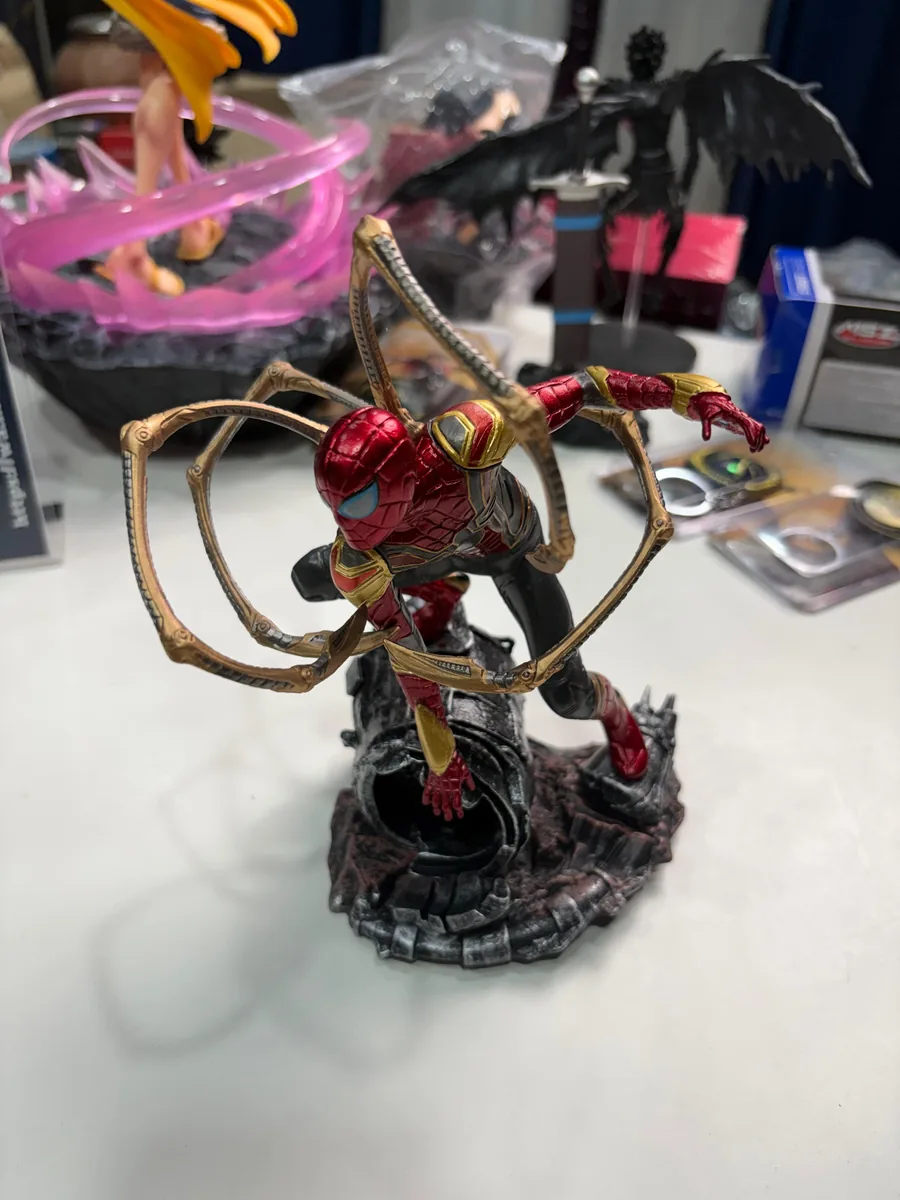 IRON SPIDERMAN 20CM ACTION FIGURE