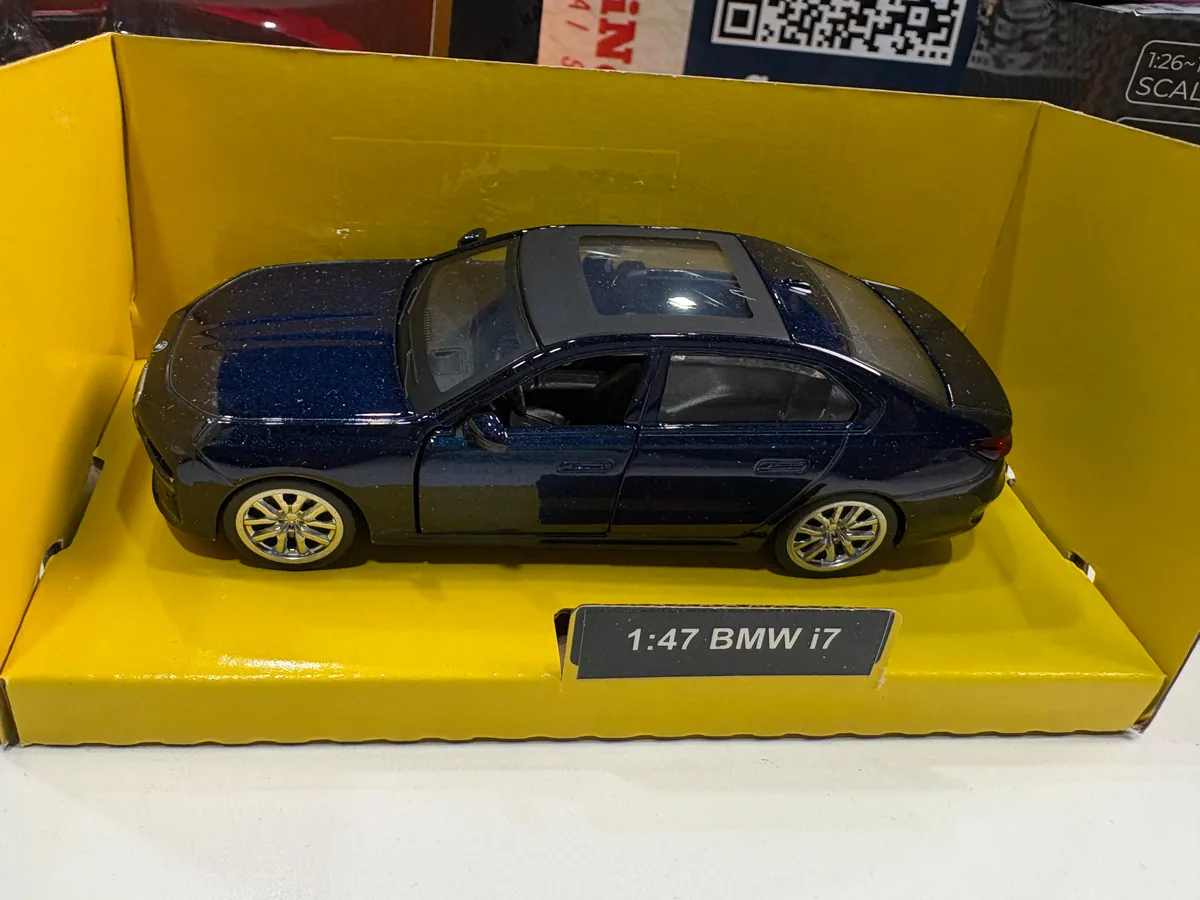 MSZ Official Licensed 1:47 BMW i7
