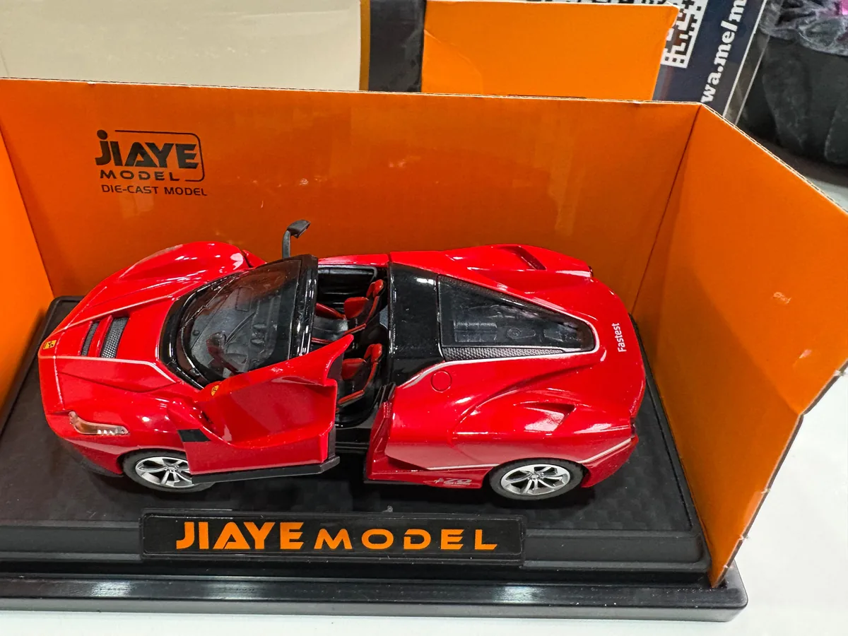 1/32 Ferrari LaFerrari Convertible Die Cast Car Model - China Pack (I) — image 2