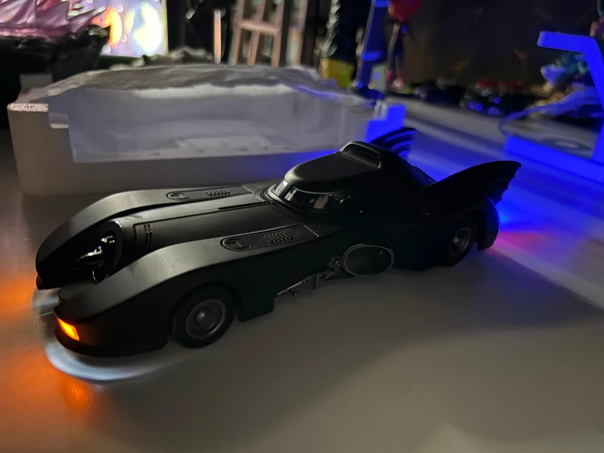 1/24 1989 Batmobile Official Licensed Die Cast Car Model — image 3