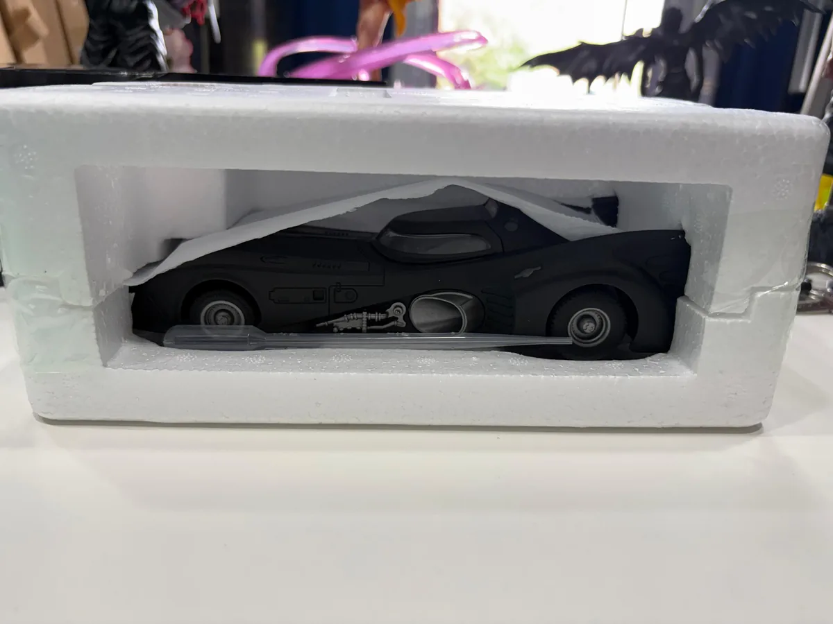 1/24 1989 Batmobile Official Licensed Die Cast Car Model — image 4
