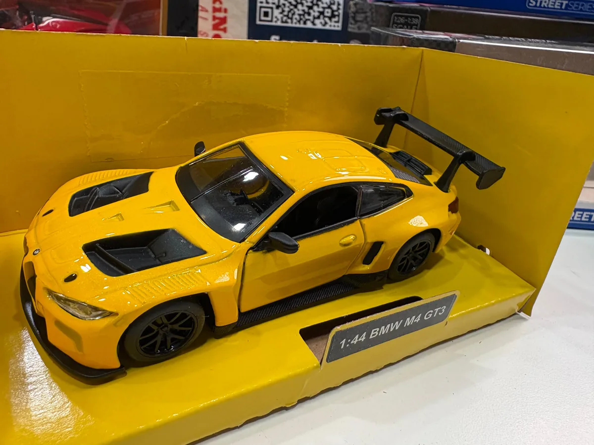 MSZ Official Licensed 1:43 BMW M4 GT3 — image 3