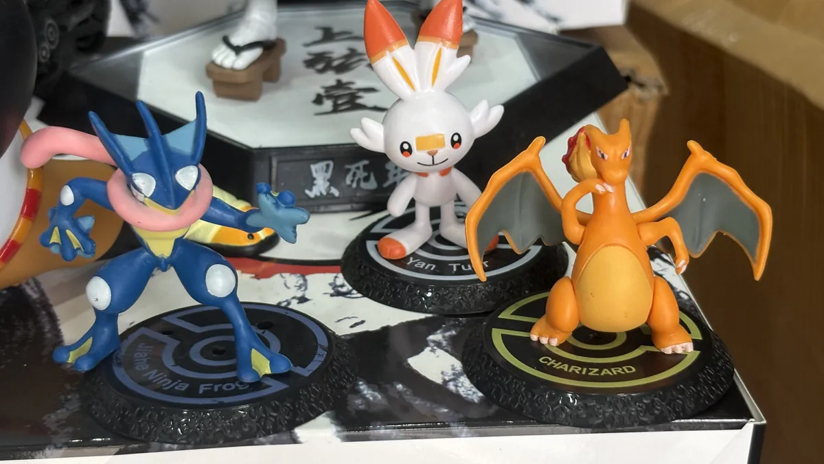 Pokemon 12PC Set with Base Action Figure — image 3