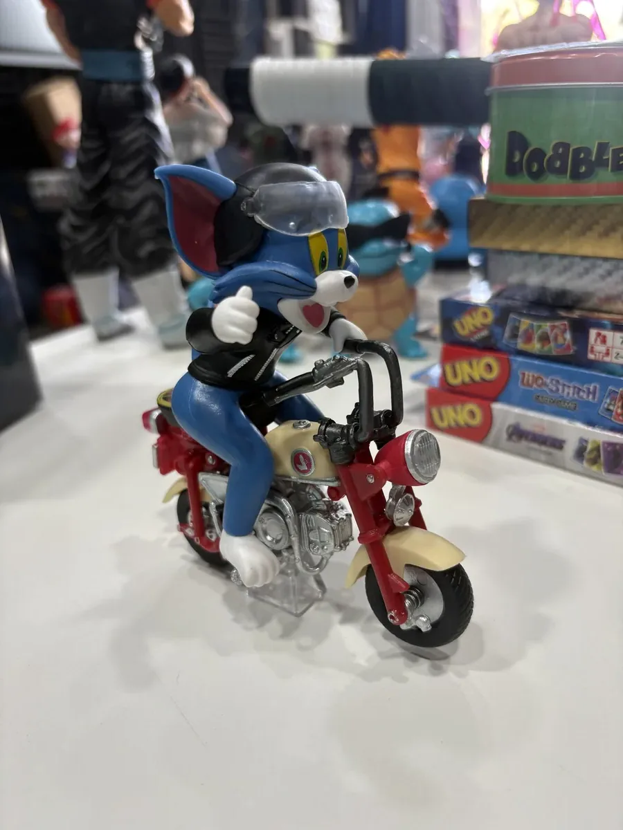 Tom Scooter Ride Figure — image 2