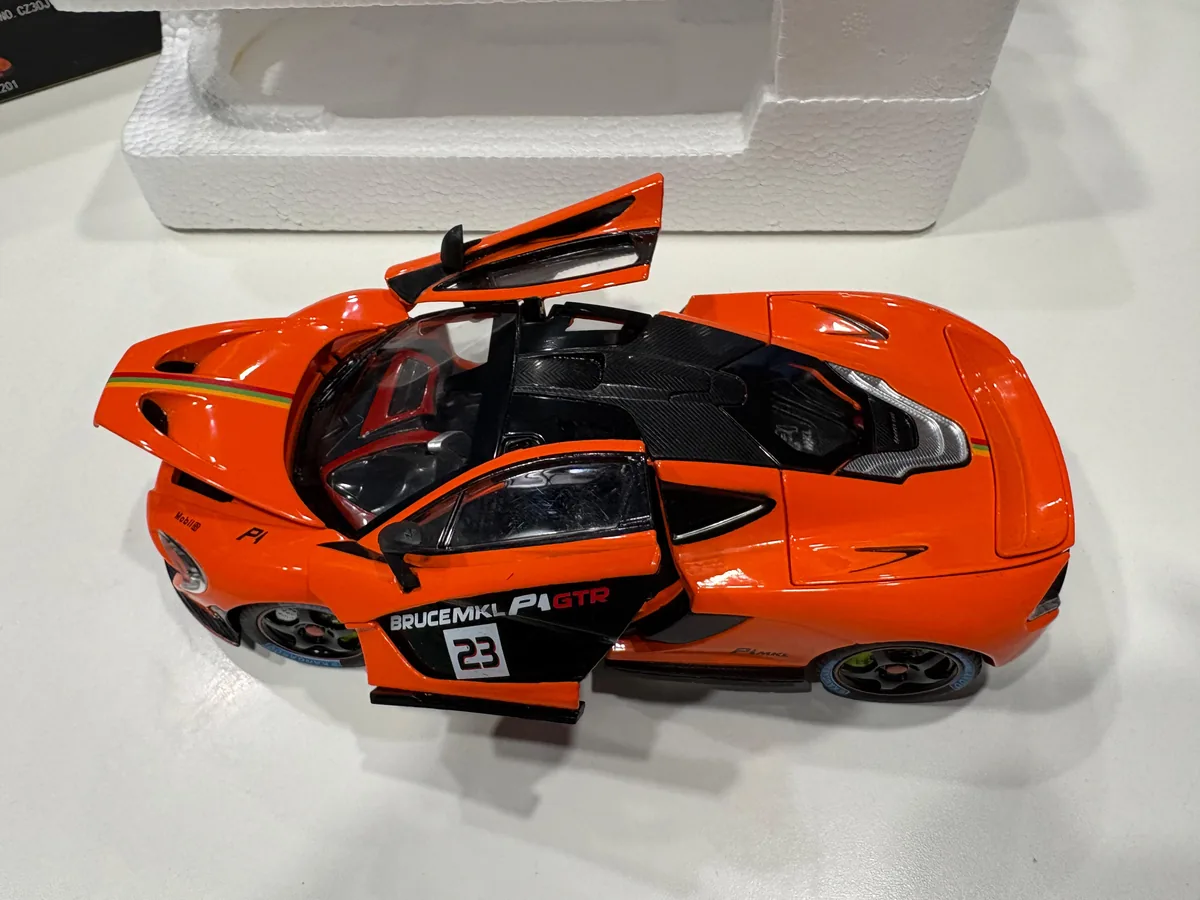 1/24 McLaren P1 Die Cast Car Model — image 9