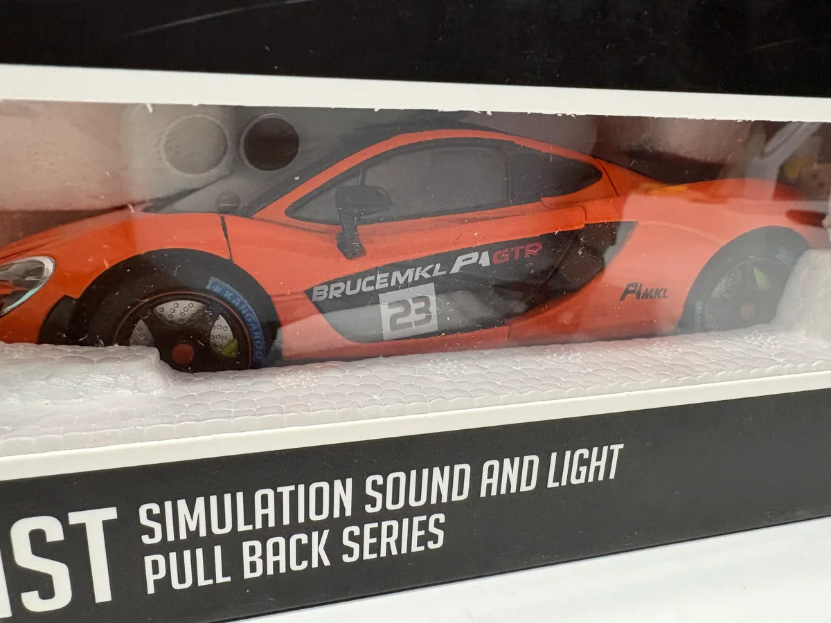 1/24 McLaren P1 Die Cast Car Model — image 8