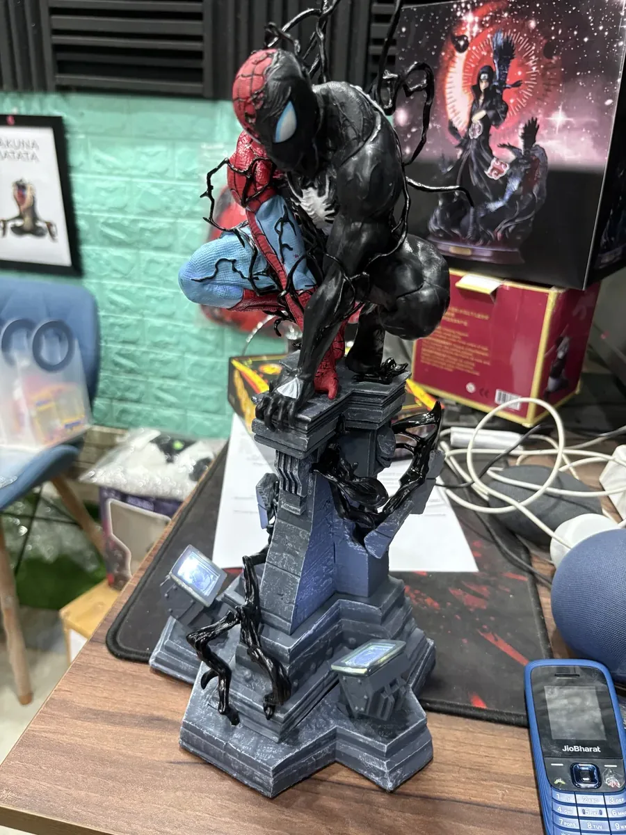 Spiderman on Pillar 37CM Figure — image 6