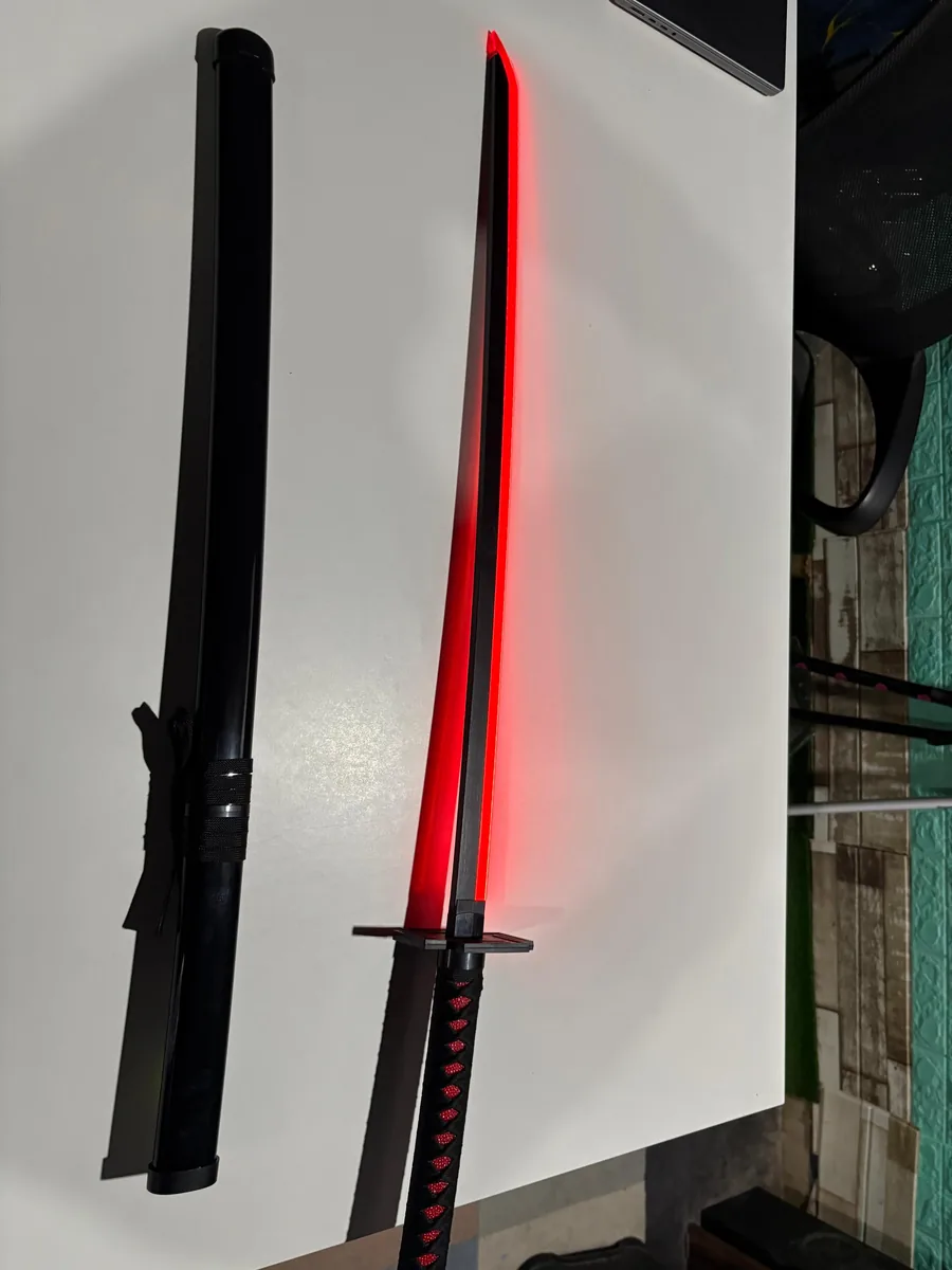 LED Bleach 104cm Wooden Katana — image 7