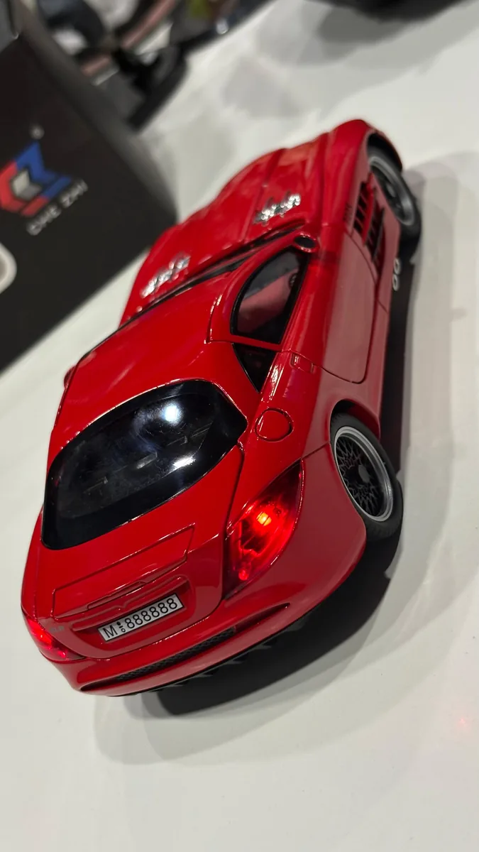 1/24 Mercedes-Benz SLR 722S Die Cast Car Model — image 5